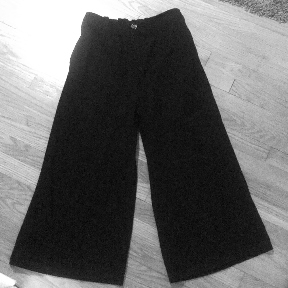 Wide Legged Capri Cotton Twill Pant